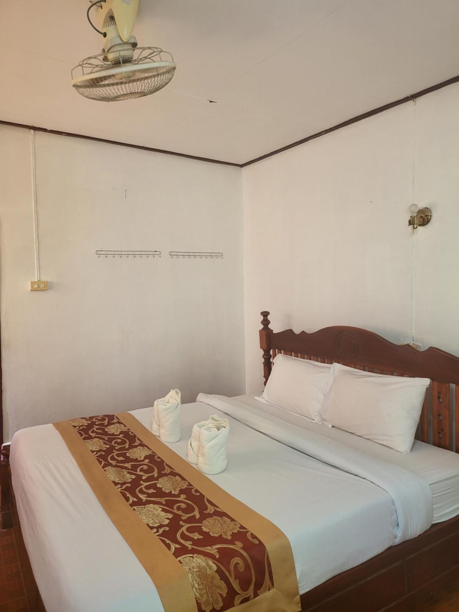 Vang Vieng Chanthala Hotel 1 Exterior photo