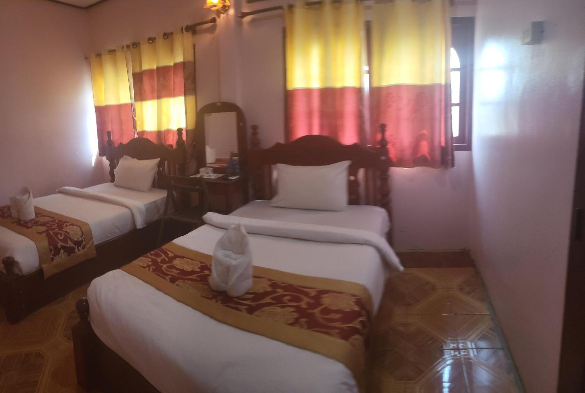 Vang Vieng Chanthala Hotel 1 Exterior photo