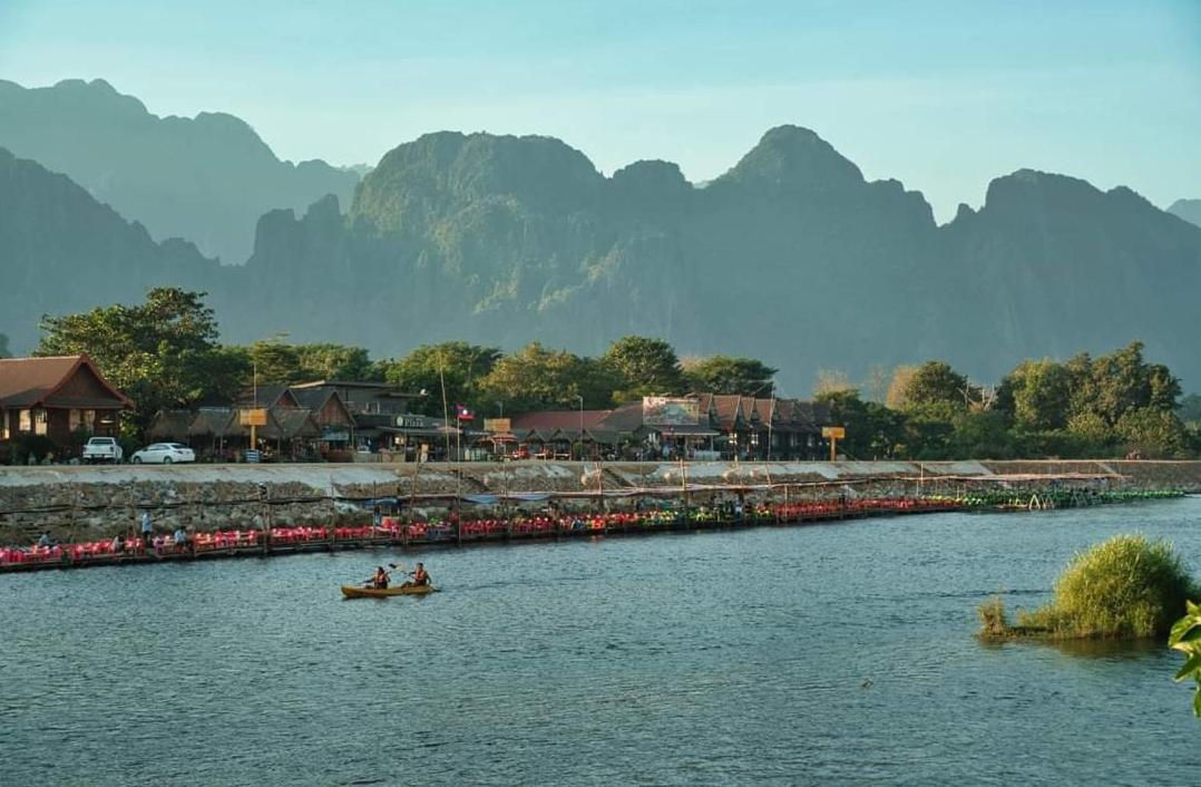 Vang Vieng Chanthala Hotel 1 Exterior photo