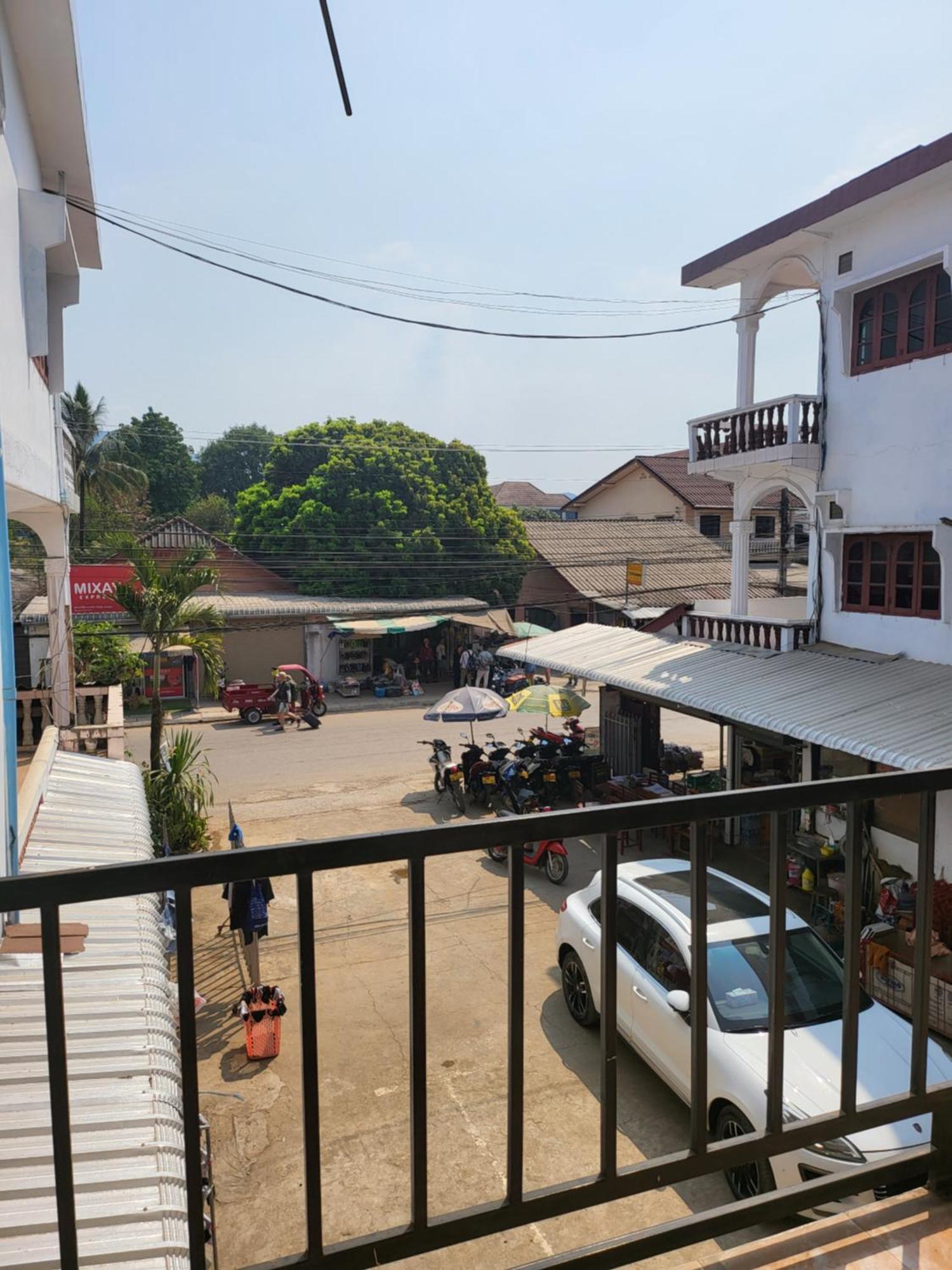Vang Vieng Chanthala Hotel 1 Exterior photo