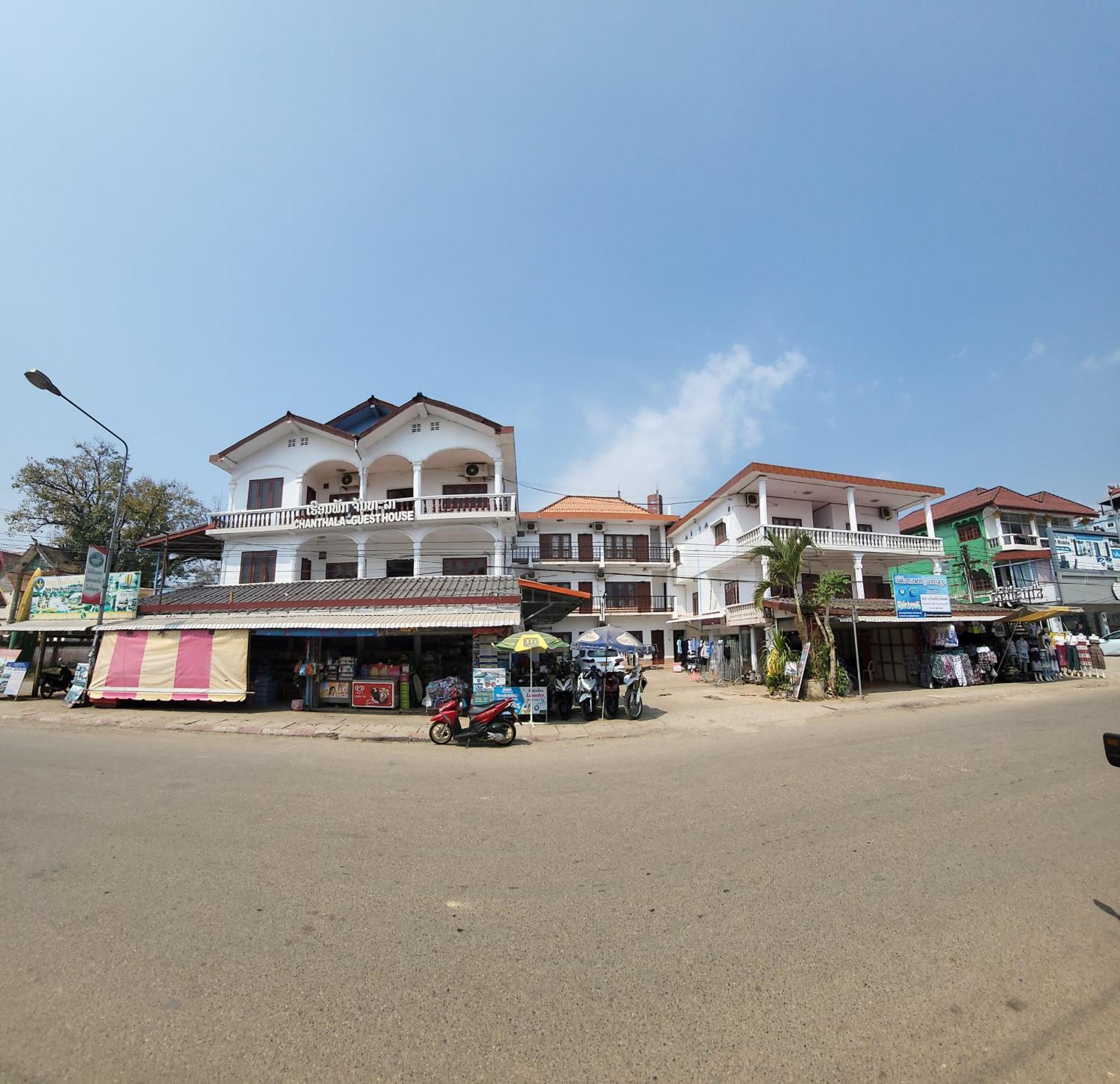 Vang Vieng Chanthala Hotel 1 Exterior photo